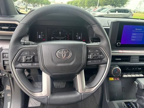 New 2026 Toyota 4Runner SR5 AWD/4WD image 16