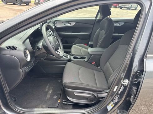 Used 2022 Kia Forte LXS w/ LXS Technology Package FWD image 15