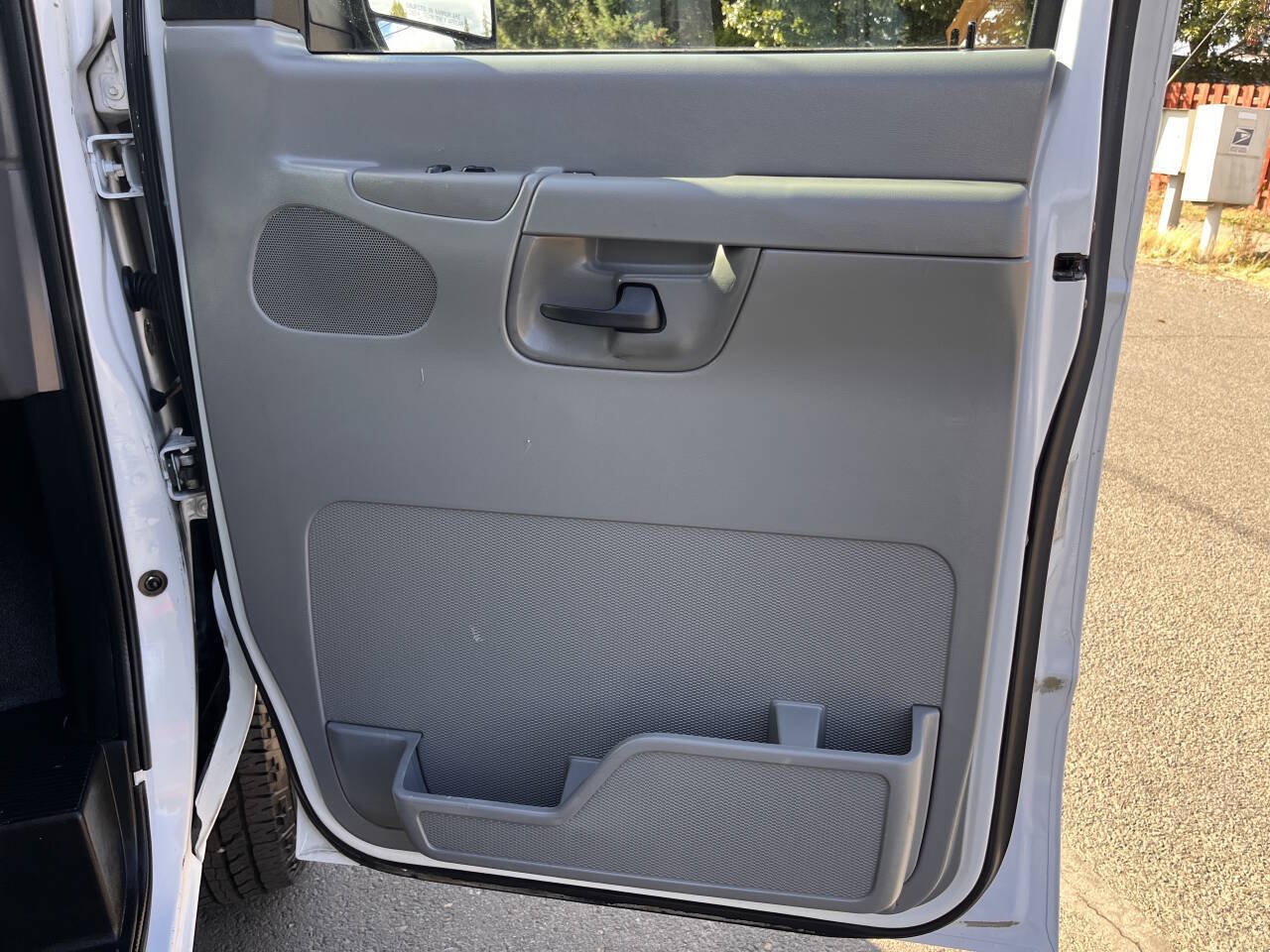 Used 2003 Ford E-350 and Econoline 350 Extended Super Duty RWD image 18