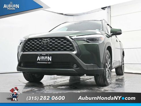 Used 2023 Toyota Corolla Cross XLE image 16