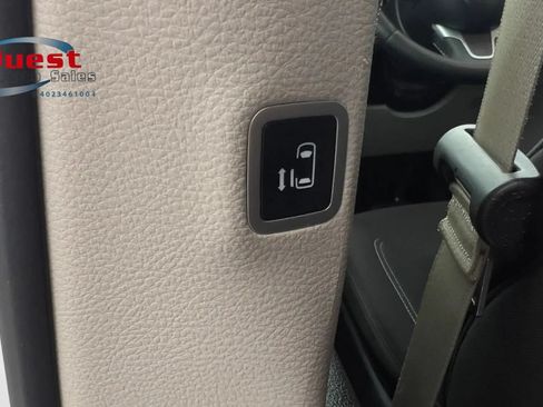 Used 2024 Chrysler Voyager LX FWD image 30