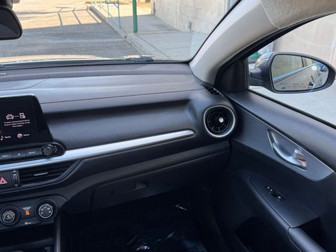 Used 2023 Kia Forte LXS w/ LXS Technology Package image 33