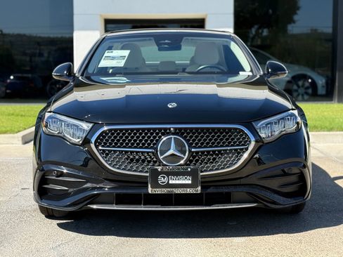 Used 2025 Mercedes-Benz E 350 4MATIC Sedan image 5