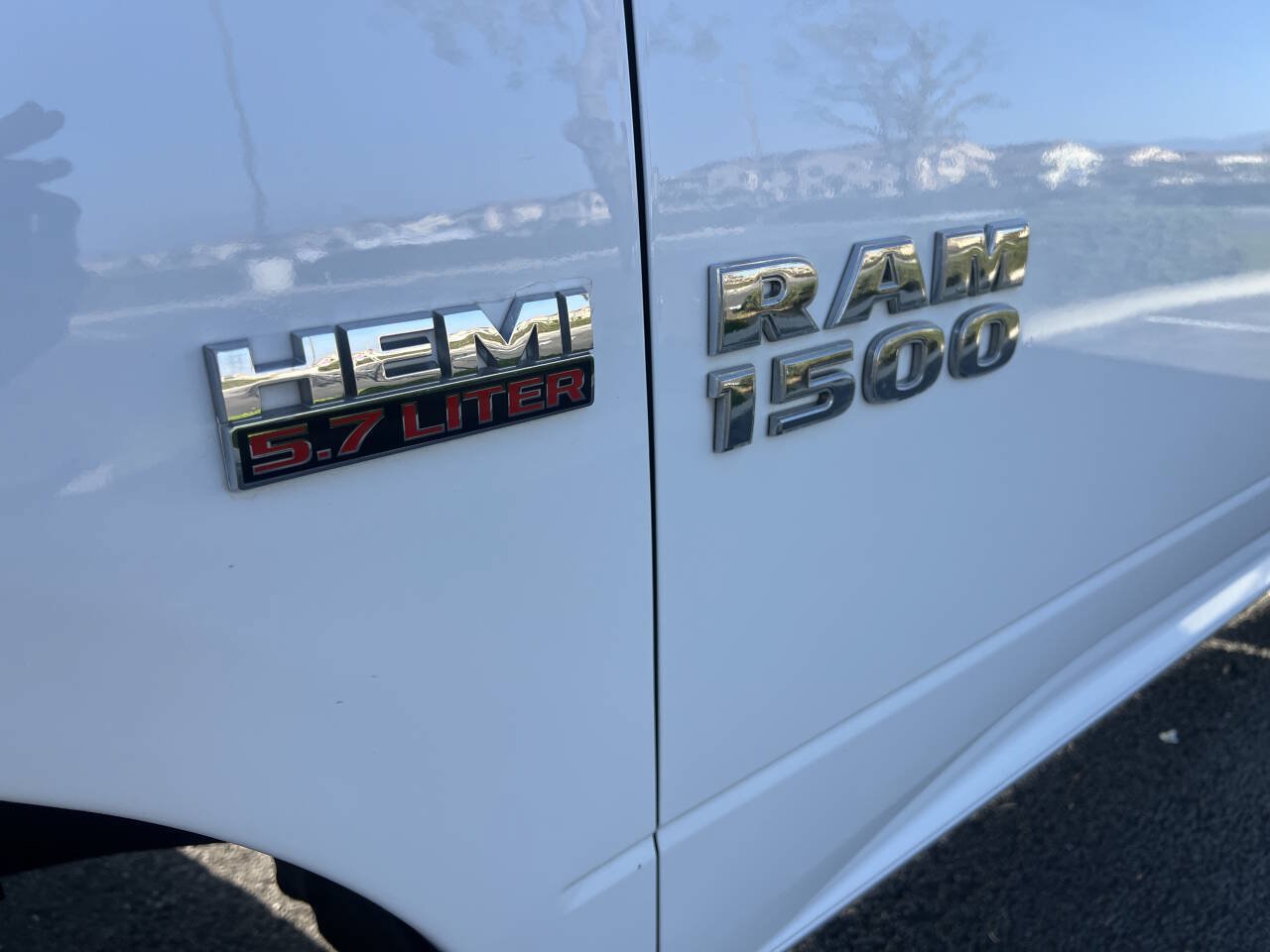 Used 2017 RAM 1500 Express RWD image 21