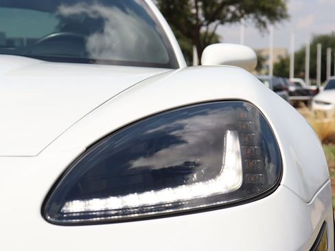 Used 2012 Chevrolet Corvette Grand Sport w/ 3LT Preferred Equipment Group image 6