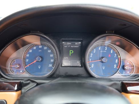 Used 2015 Maserati GranTurismo Convertible image 10