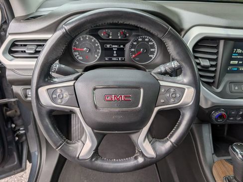 Used 2019 GMC Acadia SLE image 18