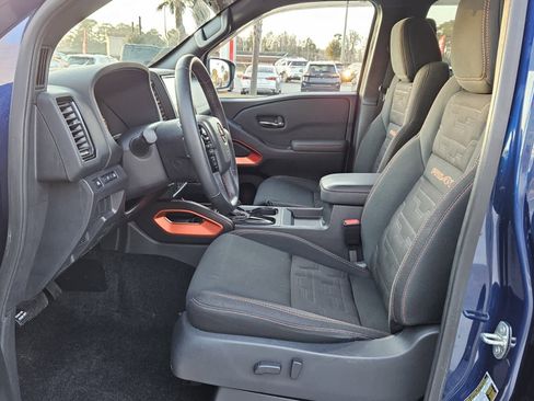 Used 2022 Nissan Frontier PRO-4X w/ Technology Package image 3