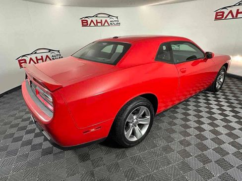 Used 2020 Dodge Challenger SXT RWD image 7