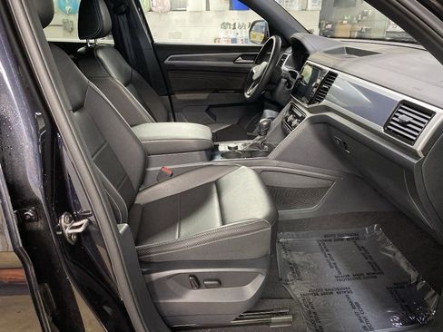 Used 2023 Volkswagen Atlas Cross Sport SEL R-Line image 33