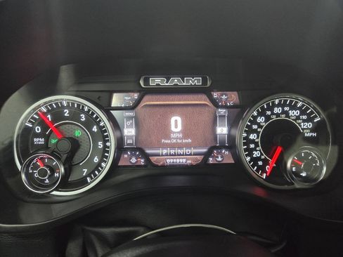 Used 2022 RAM 1500 Laramie AWD/4WD image 12