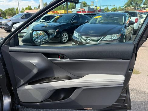 Used 2022 Toyota Camry XLE AWD/4WD image 17