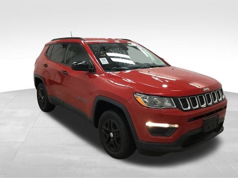Used 2018 Jeep Compass Sport image 4