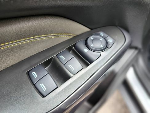 Used 2024 Chevrolet Trax ACTIV w/ Sunroof Package FWD image 15
