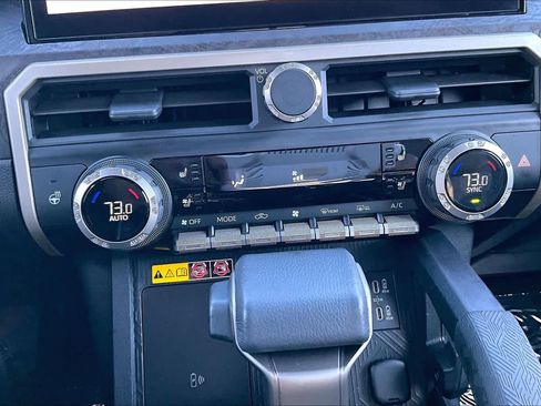 Used 2024 Toyota Tacoma Limited w/ Limited Package (LT) image 34