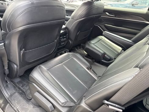 Used 2022 Jeep Grand Cherokee L Limited AWD/4WD image 24