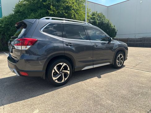 Used 2023 Subaru Forester Touring AWD/4WD image 6