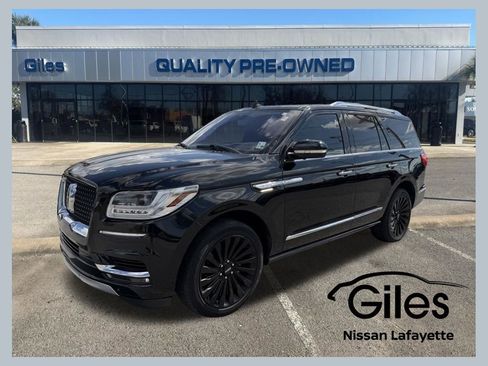 Used 2019 Lincoln Navigator Reserve image 1