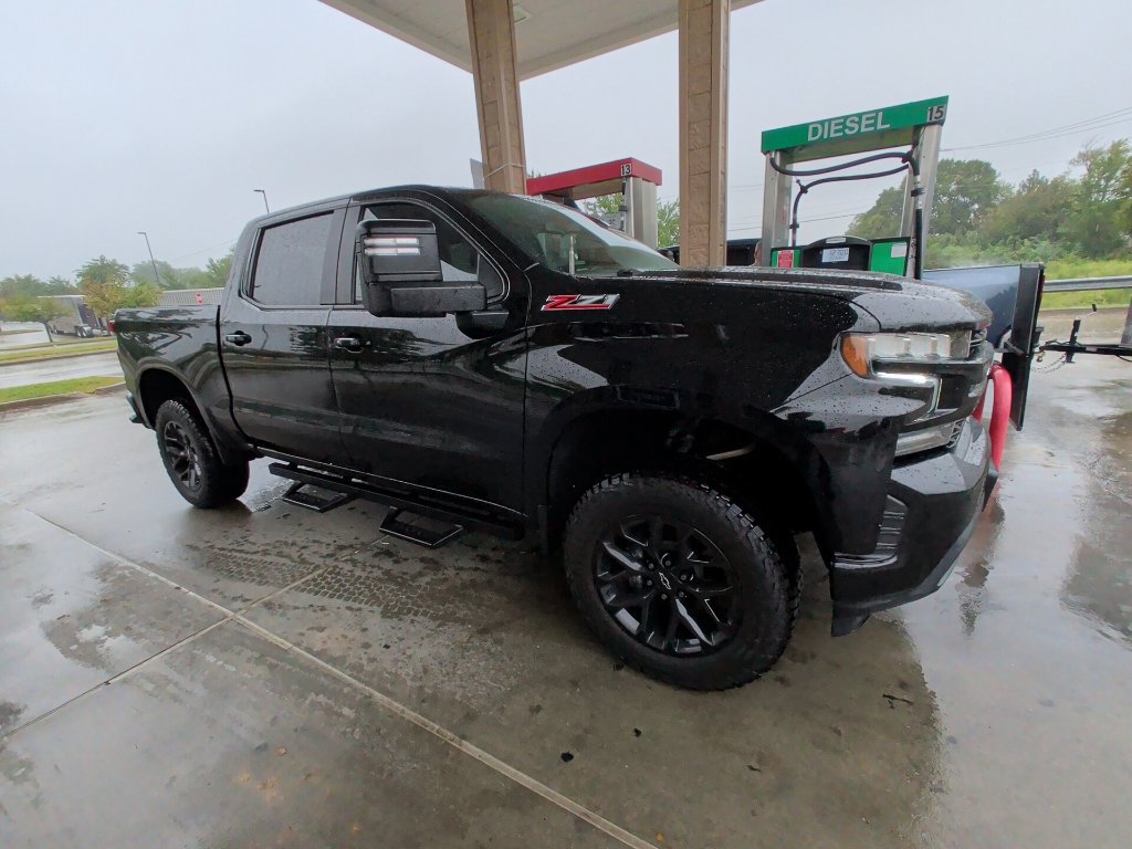 Used 2022 Chevrolet Silverado 1500 RST w/ LPO, Blackout Package AWD/4WD image 2