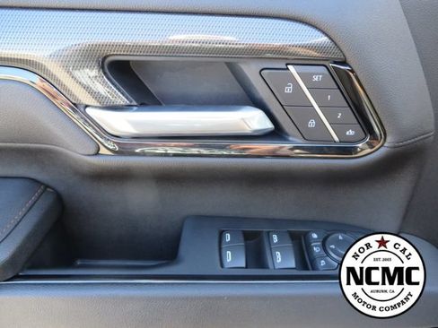 Used 2025 GMC Sierra 2500 AT4 AWD/4WD image 23