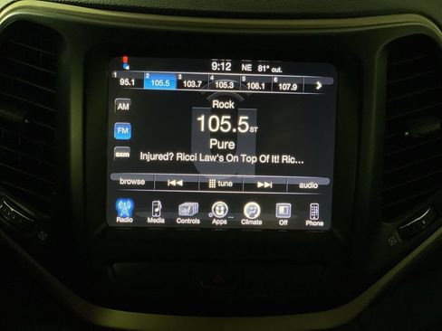 Used 2017 Jeep Cherokee Latitude w/ True North Edition AWD/4WD image 18