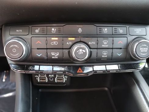 Used 2024 Dodge Durango GT RWD image 38