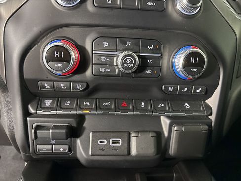 Used 2022 GMC Sierra 2500 Denali image 15