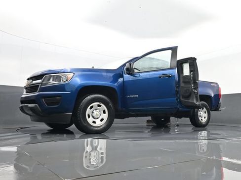 Used 2019 Chevrolet Colorado W/T w/ WT Convenience Package AWD/4WD image 30