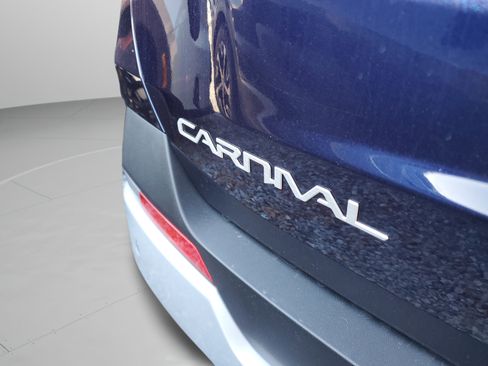 New 2026 Kia Carnival EX FWD image 30