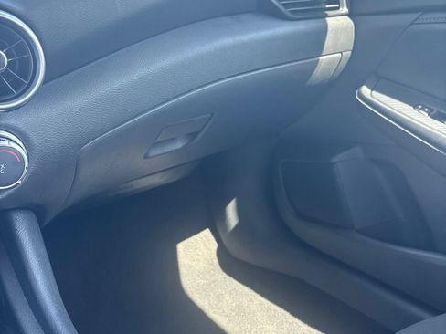 Used 2024 Nissan Sentra S FWD image 31