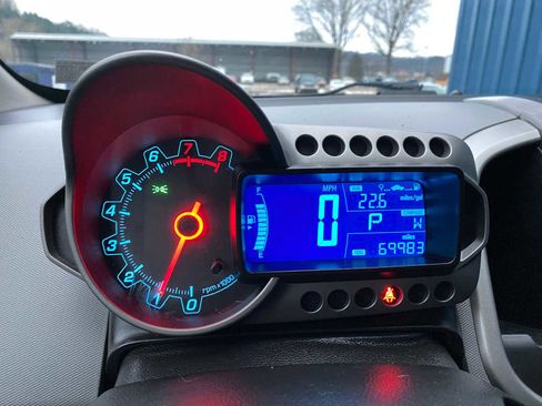 Used 2014 Chevrolet Sonic LTZ image 15