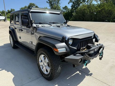 Used 2020 Jeep Wrangler Unlimited Sport S image 3