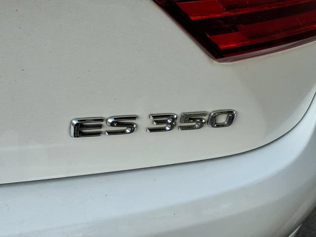 Used 2016 Lexus ES 350 w/ Luxury Package w/Wood Trim FWD image 9