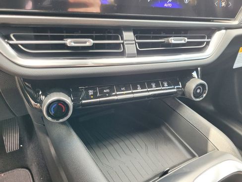 New 2026 Chevrolet Equinox EV LT image 28