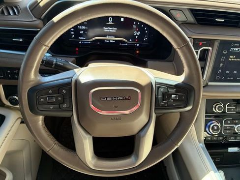 Used 2022 GMC Yukon XL Denali image 13