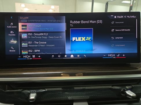 Used 2026 BMW X7 xDrive40i AWD/4WD image 30