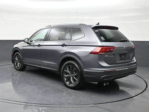 Used 2024 Volkswagen Tiguan SE FWD image 3