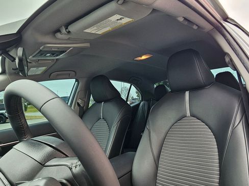 Used 2022 Toyota Camry SE image 20
