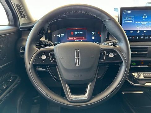 Used 2025 Lincoln Corsair Reserve AWD/4WD image 7