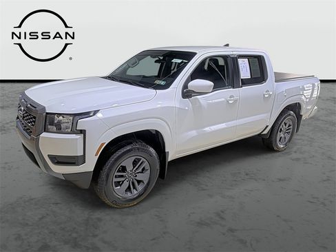 Used 2025 Nissan Frontier SV image 1