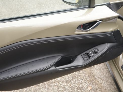 Used 2023 MAZDA MX-5 Miata Grand Touring RWD image 11