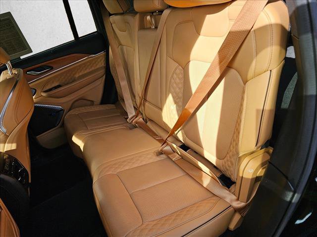 Used 2022 Jeep Grand Cherokee Summit AWD/4WD image 17