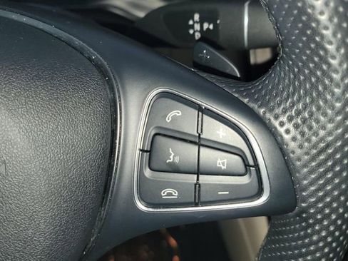 Used 2019 Mercedes-Benz GLC 350e 4MATIC image 18