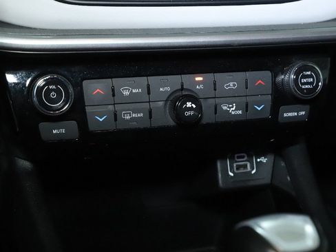 Used 2025 Jeep Compass Limited AWD/4WD image 26