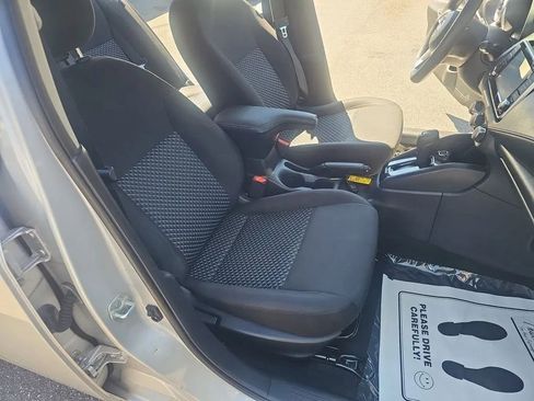 Used 2021 Nissan Versa S FWD image 21
