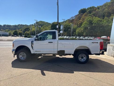 New 2026 Ford F250 4x4 Regular Cab Super Duty image 4
