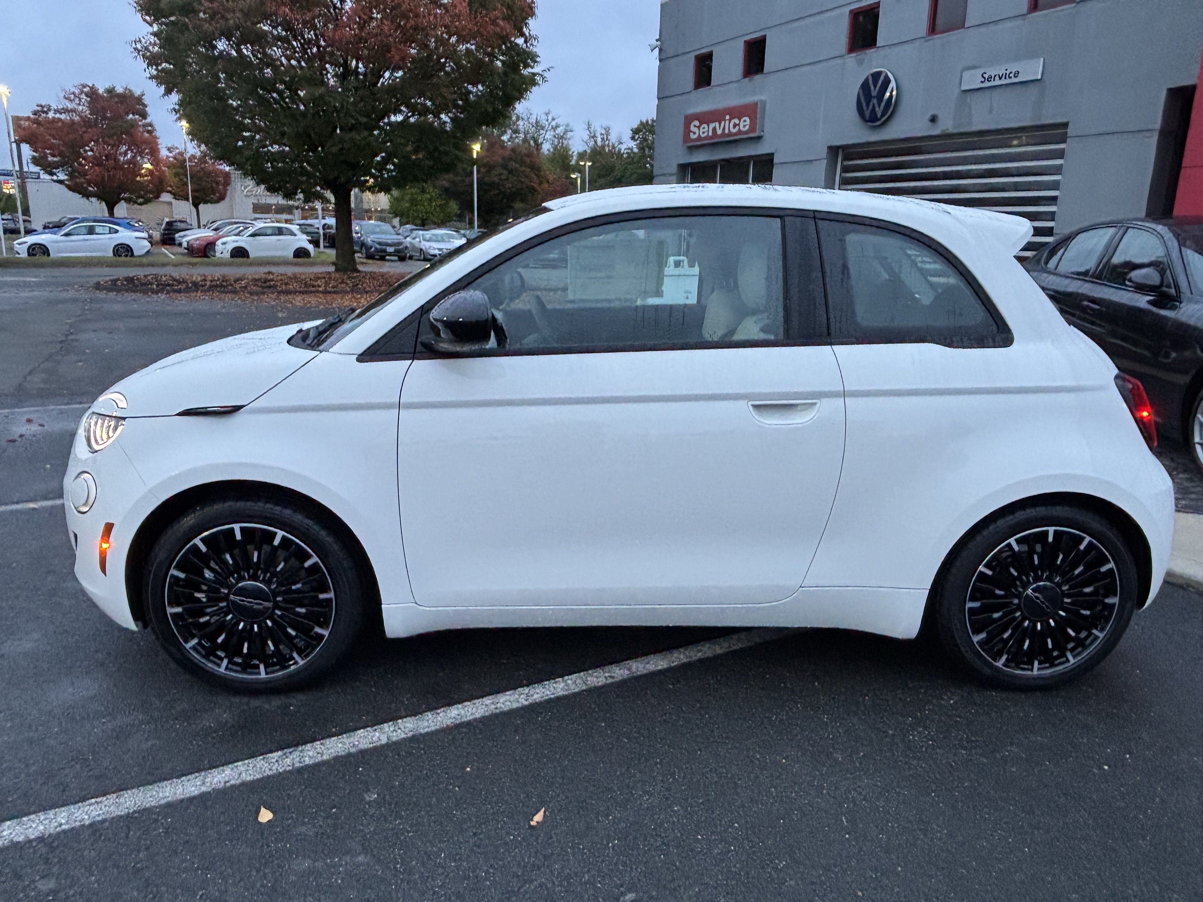 New 2026 FIAT 500 e FWD image 4
