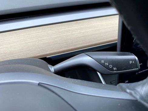 Used 2018 Tesla Model 3 Long Range image 18