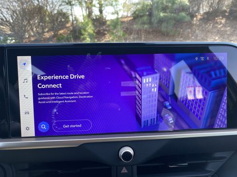 Certified 2025 Toyota Crown Signia image 14