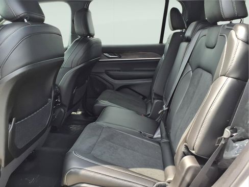 New 2026 Jeep Grand Cherokee L 2WD image 11